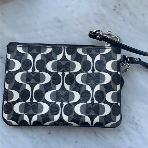 Coach wristlet - Picture 2 of 3